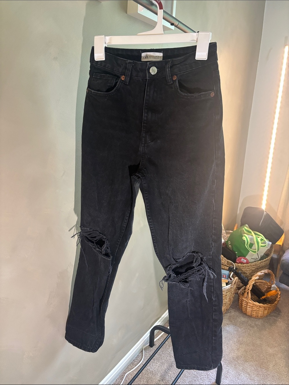 Zara Men's Black Slim Straight Ripped Jeans